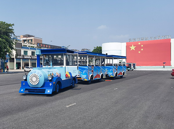  電動(dòng)小火車(chē)